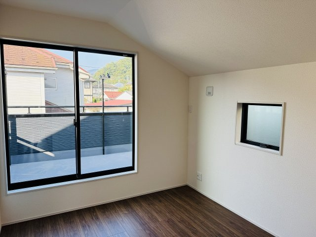 八王子市　下恩方町　新築一戸建て　１６期の子供部屋|～バルコニーに面している5.33帖の洋室です～