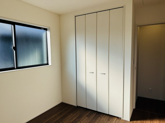 八王子市　下恩方町　新築一戸建て　１６期の収納|～収納力の高いクローゼット完備～