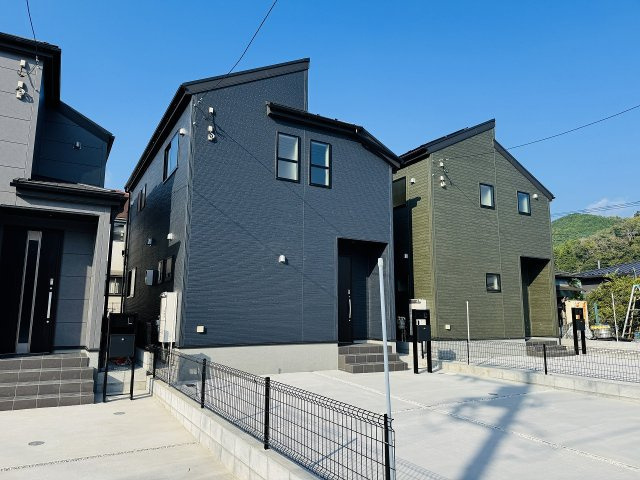 八王子市　下恩方町　新築一戸建て　１６期の外観|～初期費用・月額費用0円の太陽光発電搭載　長期優良住宅認定　全棟並列2台駐車可能～