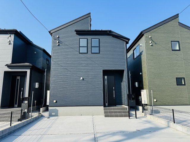 八王子市　下恩方町　新築一戸建て　１６期の駐車場|～並列2台駐車可能カースペース付き～