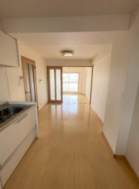 坂上コーポラスの居間・リビング