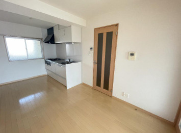 坂上コーポラスの居間・リビング