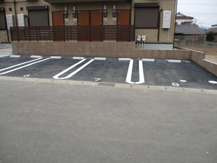 ボナールの駐車場