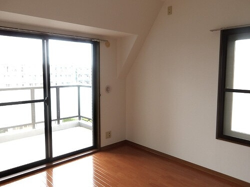 レクセルマンション川越大手町のその他|洋室約5.1畳、バルコニー　※2025年6月撮影