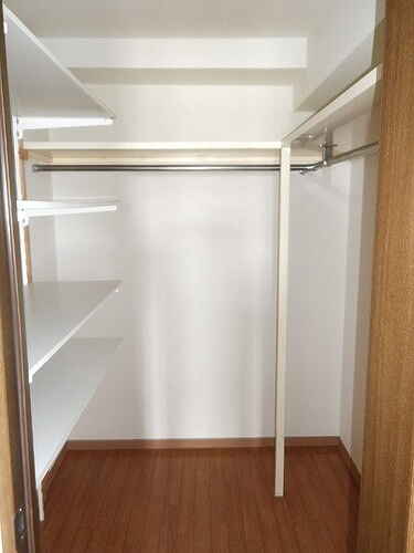 レクセルマンション川越大手町の収納|ウォークインクローゼット　※2025年6月撮影