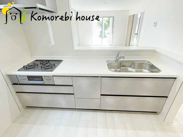 伊奈町本町　8期　新築一戸建て　グラファーレ　04のキッチン|使いやすいキッチンです