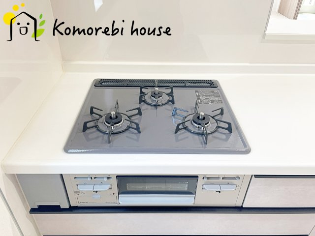 伊奈町本町　8期　新築一戸建て　グラファーレ　04のキッチン|キッチンでお料理をお楽しみください