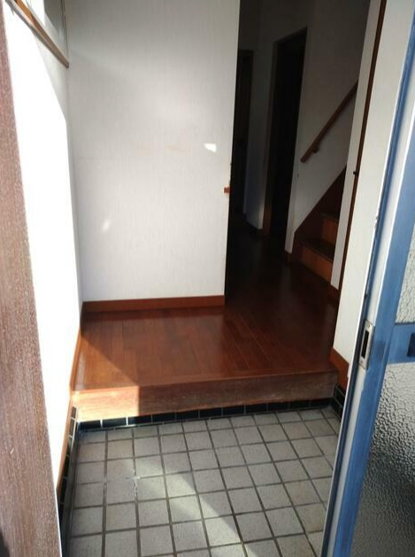 河内長野市高向の一戸建ての玄関