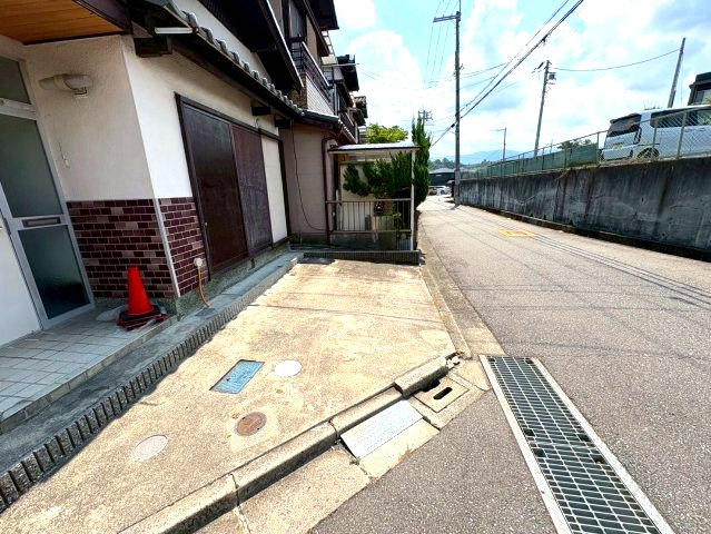 河内長野市高向の一戸建ての駐車場