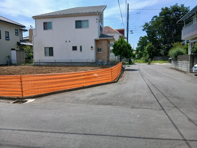 東松山市和泉町 土地46坪の前面道路含む現地写真|北側約5.8ｍ公道に約12.9ｍ接道