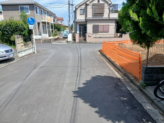 東松山市和泉町 土地46坪の前面道路含む現地写真|北側約5.8ｍ公道に約12.9ｍ接道