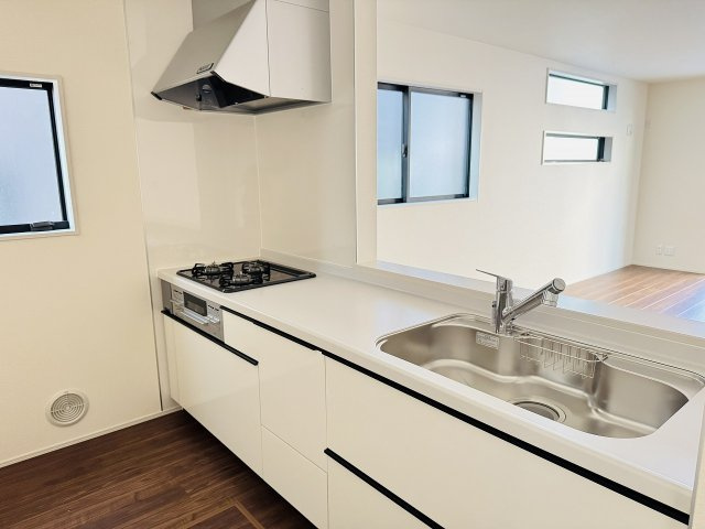 八王子市　下恩方町　新築一戸建て　１６期のキッチン|～使い勝手の良いシステムキッチン～