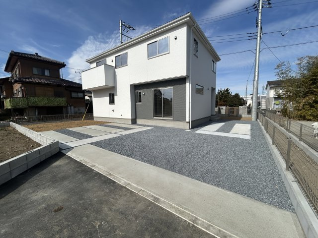 新築　高崎市岩鼻町1期　1号棟の駐車場|現地写真　駐車スペースは3台分可能です！
