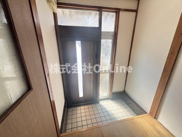 八尾市太田５丁目の一戸建ての玄関