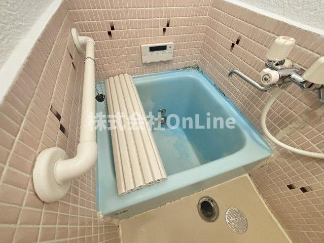 八尾市太田５丁目の一戸建ての浴室