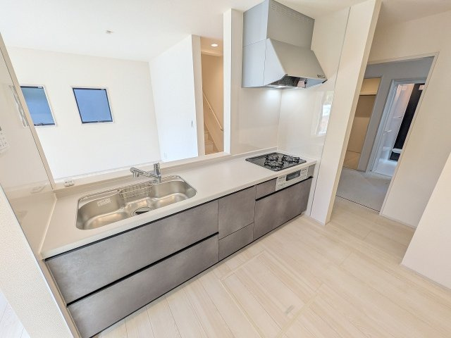 八王子市　下恩方町　新築一戸建て　１６期のキッチン|～使い勝手の良いシステムキッチン～