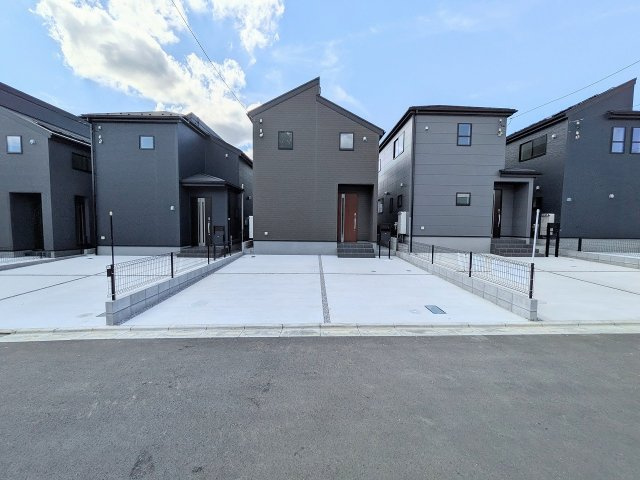 八王子市　下恩方町　新築一戸建て　１６期の外観|～初期費用・月額費用0円の太陽光発電搭載　長期優良住宅認定　全棟並列2台駐車可能～