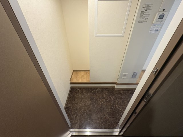 クレドール西明石Ⅲの玄関