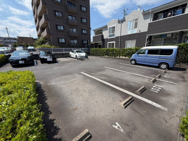 スプリングヒルズⅡの駐車場