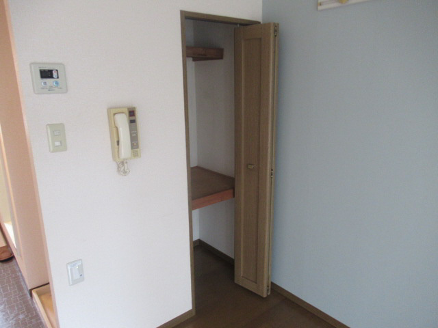 メゾン　ド　アヴニール名谷の収納