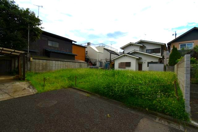 粕谷2丁目・売地・1区画の前面道路含む現地写真