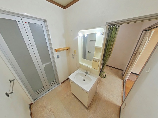 中古住宅（中区湊）の洗面所|すっきりとまとまった洗面台です。