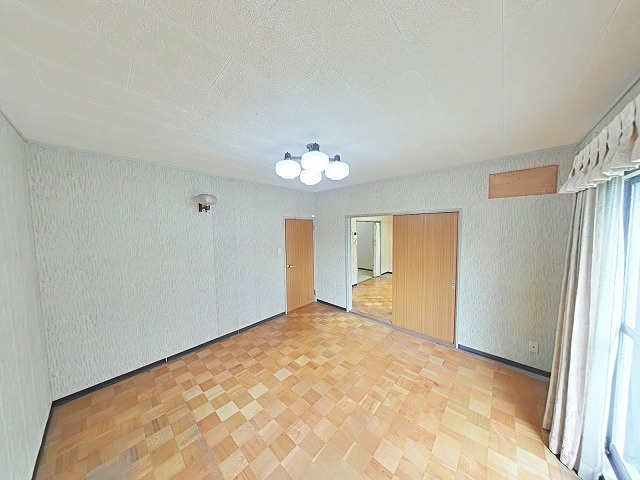 中古住宅（中区湊）の洋室|1Fの8畳の洋室です。