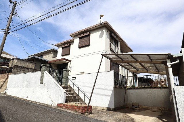 中古住宅（中区湊）の外観|岡山市中区湊エリアの落ち着いた住宅街に位置する戸建住宅です。