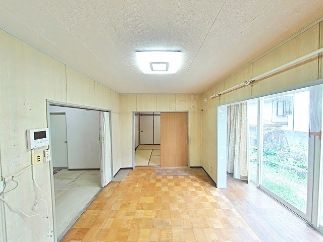 中古住宅（中区湊）の洋室|キッチン横の6畳の洋室です。