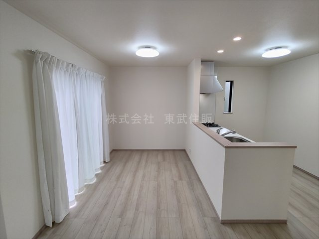 【ダイニング】 | 川越市中台　全6棟　B号棟 | 食卓を囲むダイニング