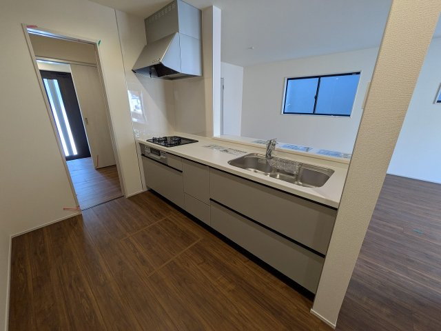 八王子市　下恩方町　新築一戸建て　１６期のキッチン|～使い勝手の良いシステムキッチン～