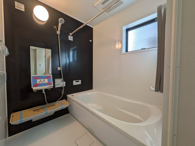 八王子市　下恩方町　新築一戸建て　１６期の浴室|～のびのびくつろげるバスルーム　１日の締めくくりに癒やしのバスタイムを～