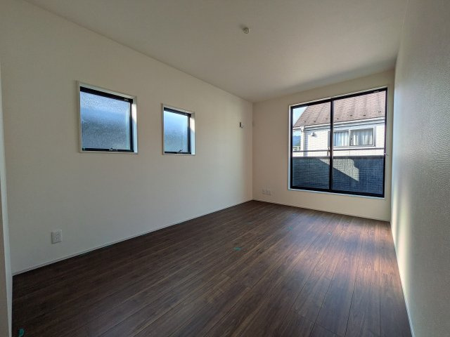 八王子市　下恩方町　新築一戸建て　１６期の寝室|～2階7.5帖の主寝室　ベッドなど大型家具のレイアウトもしやすい広さです～