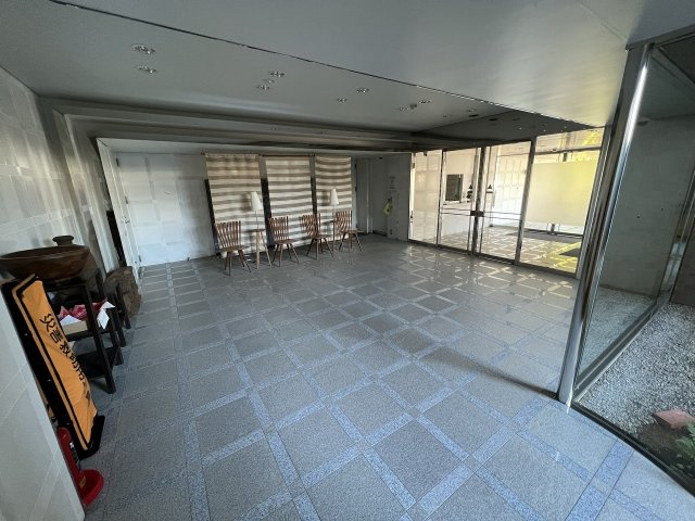 アルファステイツ高須新町のエントランス