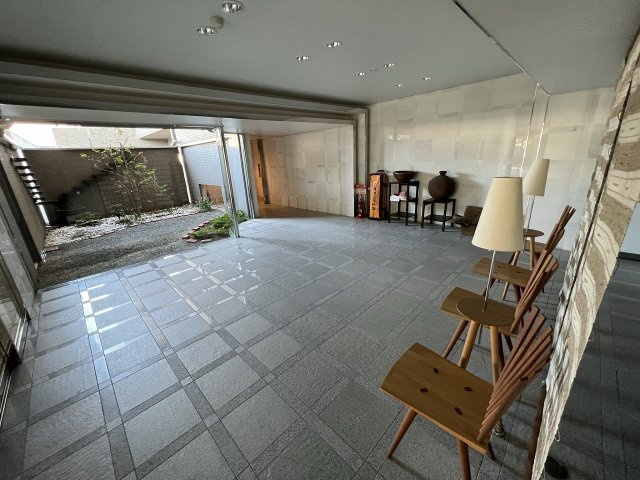 アルファステイツ高須新町のエントランス