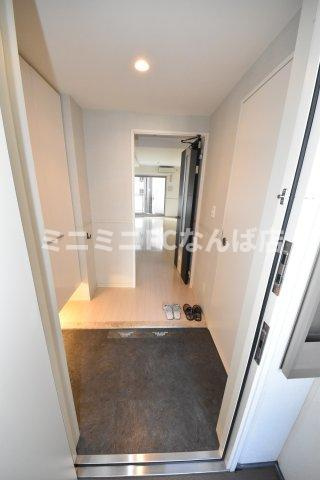 ロイヤルパークス桃坂の玄関