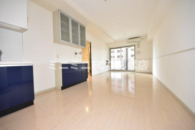 ロイヤルパークス桃坂の居間・リビング