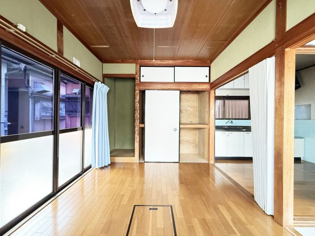 大津乙貸家の洋室