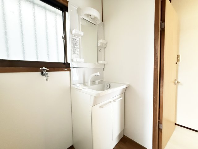 大津乙貸家の独立洗面台