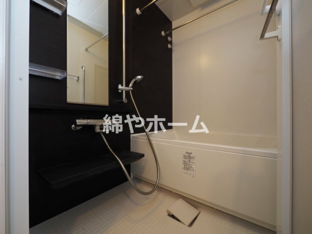 エステムコート難波Ⅴブロードの浴室|コンパクトで使いやすいお風呂です