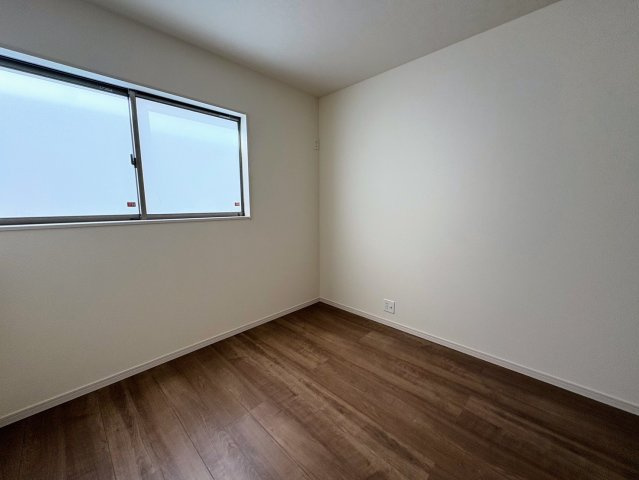 リーブルガーデン南城市佐敷新里・3号棟の洋室|２階洋室５帖①