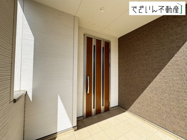 【玄関】 | 深谷市小前田　中古住宅   | 現地(2025年9月撮影)