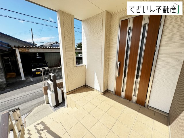 【玄関】 | 深谷市小前田　中古住宅   | 現地(2025年9月撮影)