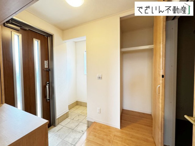 【玄関】 | 深谷市小前田　中古住宅   | 現地(2025年9月撮影)