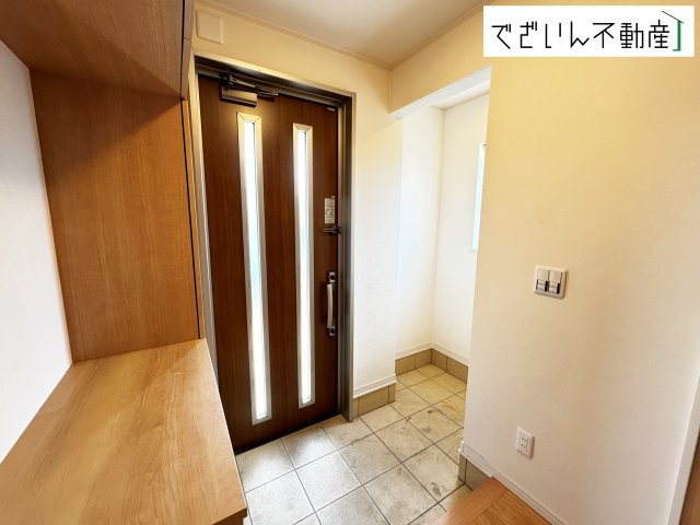 【玄関】 | 深谷市小前田　中古住宅   | 現地(2025年9月撮影)