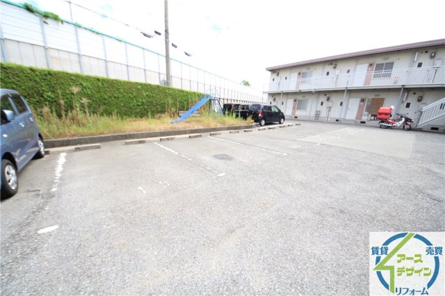 三船ハイツの駐車場