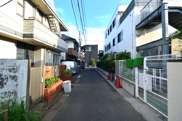 松原2丁目・売地の前面道路含む現地写真