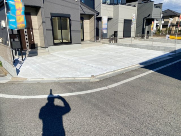 祝　成約済み　八王子市　大谷町　新築戸建て　６期の駐車場|～仲介手数料無料☆八王子ひなた不動産～　八王子市大谷町　新築戸建て
