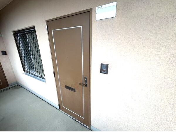 ヒルズ池場の玄関