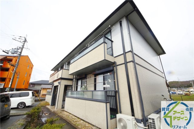 リヴェール大村の外観